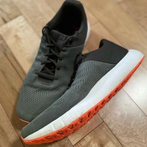 Men's UA Micro G Pursuit Running Shoes